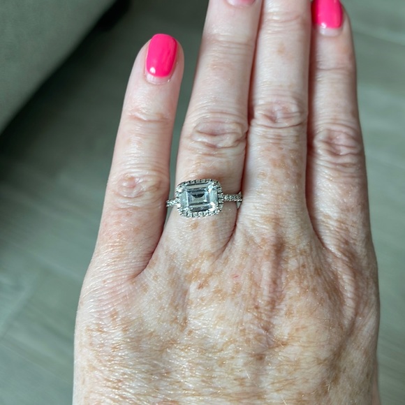 ❤️ FINAL PRICE ❤️ Everly Ring - Size 6 - Picture 1 of 4